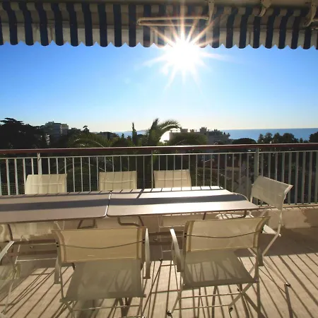 Holiday home Stunning 3 Bedroom With Panoramic Terrace Only Minutes From Heart Of Cannes! Cannes