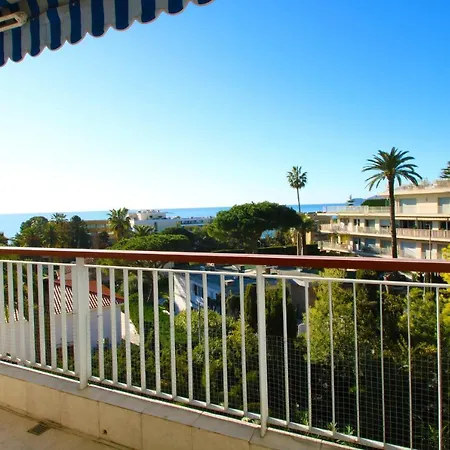 Holiday home Stunning 3 Bedroom With Panoramic Terrace Only Minutes From Heart Of Cannes! Cannes