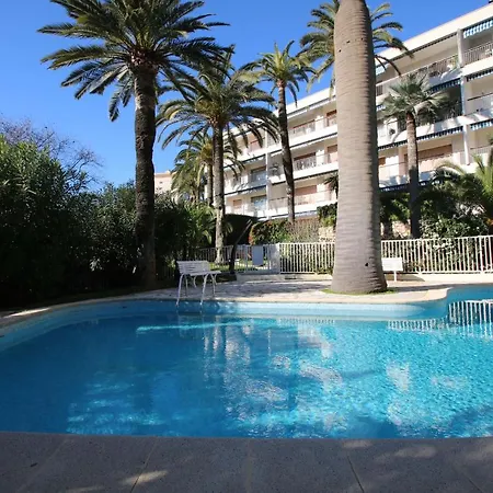 Holiday home Stunning 3 Bedroom With Panoramic Terrace Only Minutes From Heart Of Cannes! Cannes