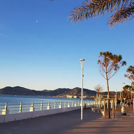 Stunning 3 Bedroom With Panoramic Terrace Only Minutes From Heart Of Cannes! * Cannes